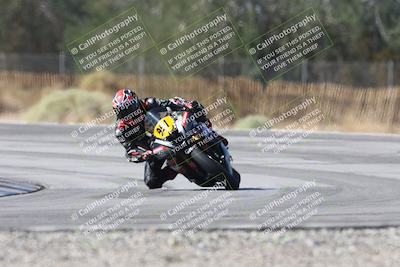 media/Oct-04-2025-CVMA (Sat) [[408bcdd6e4]]/Race 10-Amateur Supersport Middleweight/
